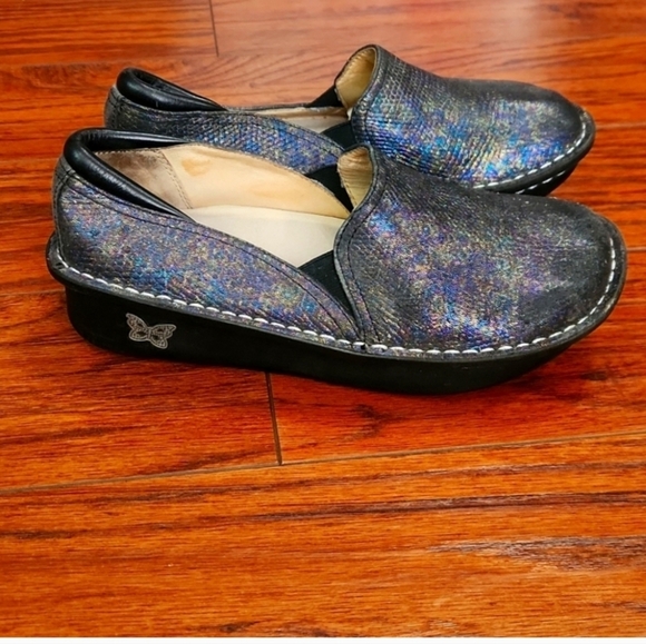 Alegria Womens Irridesent Slip on Debs Clogs - Picture 5 of 6